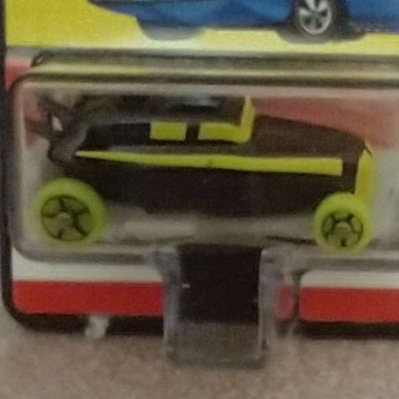 Worlds Smallest Hot Wheels - Picture 2 of 3